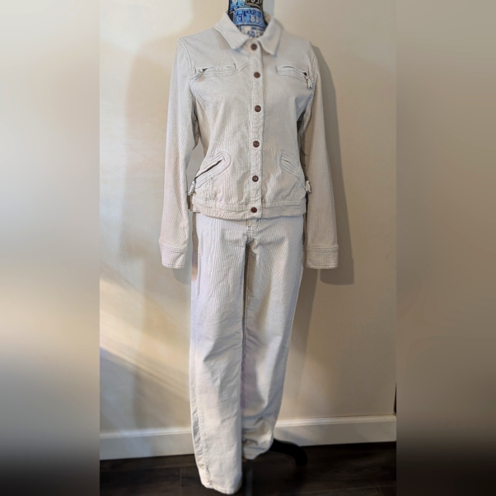 2PC Levis Signature Cream Corduroy Flare Pants & Trucker Jacket Suit